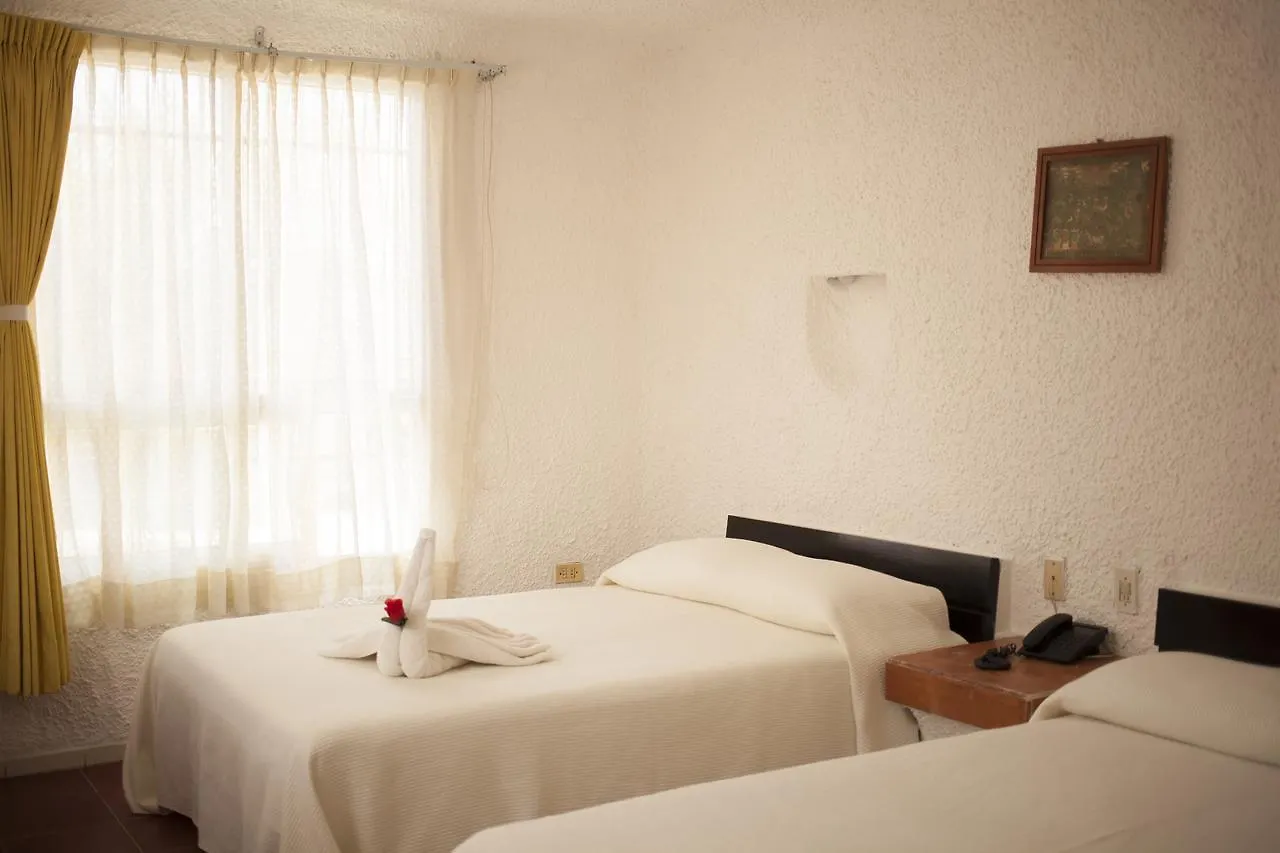 Hotel Carrillos Канкун